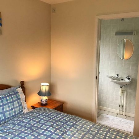 Barnfield Bed And Breakfast Downton  Bagian luar foto