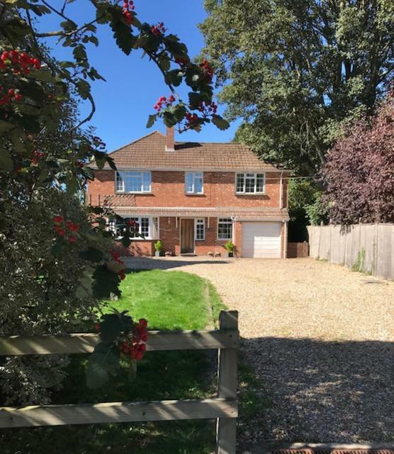 Barnfield Bed And Breakfast Downton  Bagian luar foto